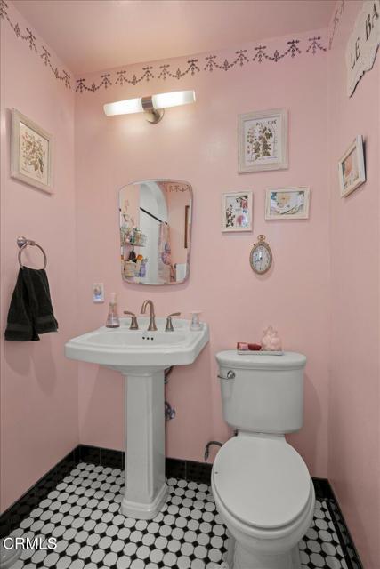 247 Douglas Avenue, Oxnard CA: https://media.crmls.org/mediaz/cced74c2-e0e1-4e55-8202-acb46ccf3bab.jpg