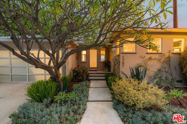 1757 Hollyvista Avenue, Los Angeles CA: https://media.crmls.org/mediaz/cced7ec6-101a-47d2-bbbd-3c382c8608ee.jpg