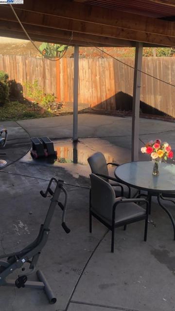 208 Appian Way, Union City CA: https://media.crmls.org/mediaz/ccedb4bd-98da-435d-ad57-5cd44ba76dbb.jpg