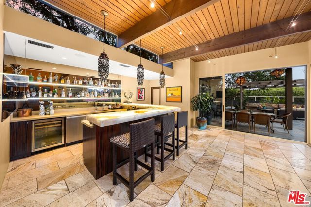 655 Oak Springs Lane, Santa Barbara CA: https://media.crmls.org/mediaz/ccee15cc-814a-417e-9e47-9b84666dbec0.jpg