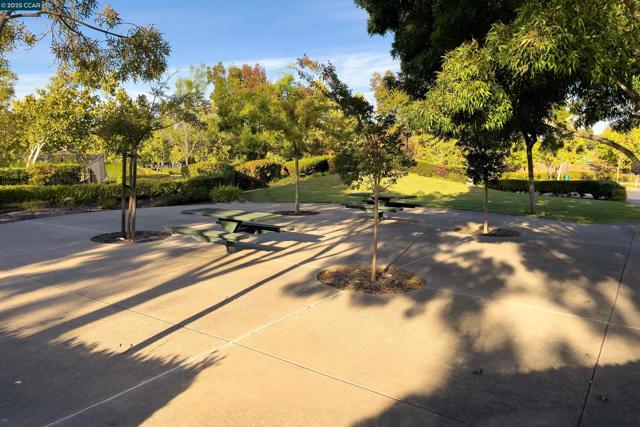 9356 Mediar Dr, San Ramon CA: https://media.crmls.org/mediaz/ccef4d32-6efd-4a30-985d-d4149e27506b.jpg