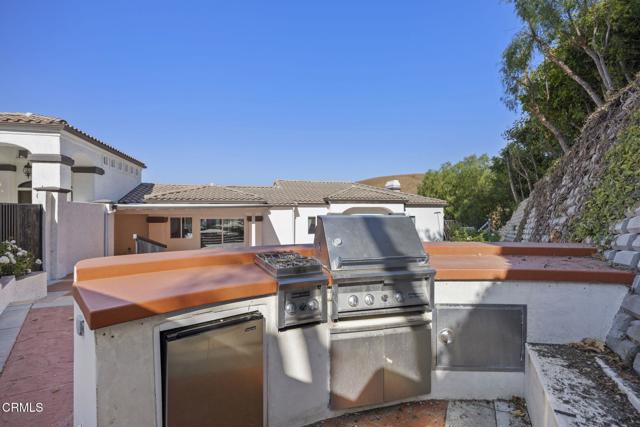 40 Saddlebow Road, Bell Canyon CA: https://media.crmls.org/mediaz/ccef68fe-ff0a-4623-9d1b-1222e622179c.jpg