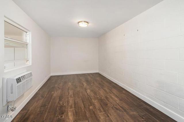 Detail Gallery Image 16 of 25 For 9503 via Venezia, Burbank,  CA 91504 - 3 Beds | 3 Baths