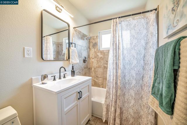 389 James St, Livermore CA: https://media.crmls.org/mediaz/ccf22134-2e9d-4962-b29c-9512042fa2bd.jpg