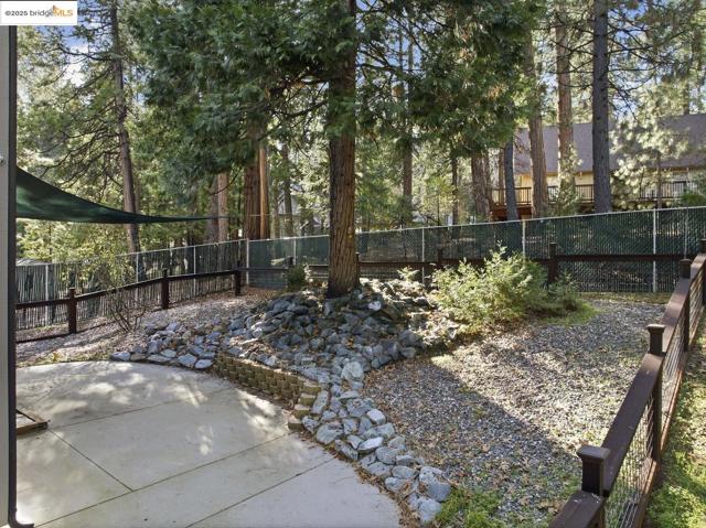 2136 Silver DR, Arnold CA: https://media.crmls.org/mediaz/ccf30f02-3f71-4ef6-be33-92700b205cac.jpg