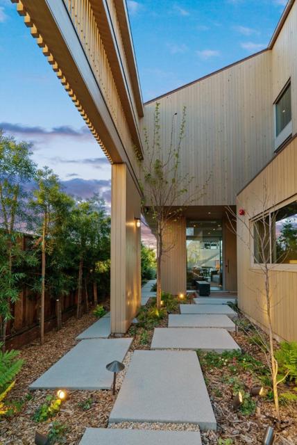 345 Oxford Way, Santa Cruz CA: https://media.crmls.org/mediaz/ccf3200c-2a7a-4aab-83df-50fbd820812e.jpg