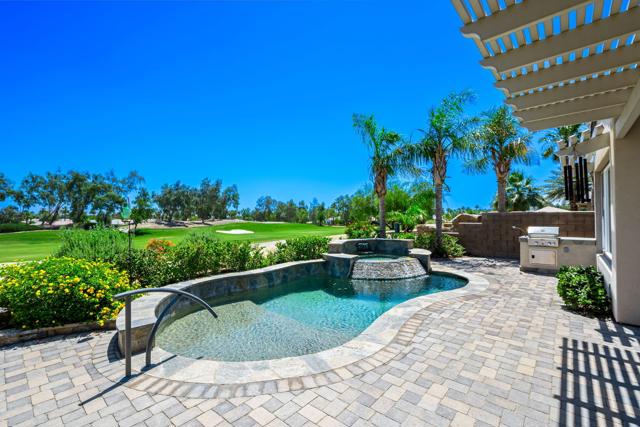 61414 Topaz Drive, La Quinta CA: https://media.crmls.org/mediaz/ccf36722-f92d-4296-8eb7-2077a7f9f81e.jpg