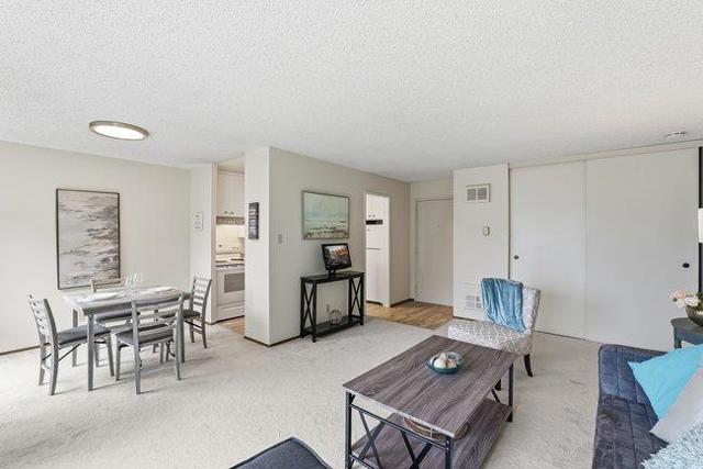 819 N Humboldt Street, San Mateo CA: https://media.crmls.org/mediaz/ccf36c84-ff37-41d8-9e56-8e44b5848c1f.jpg