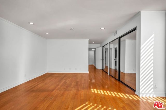 7301 Vista Del Mar, Playa del Rey CA: https://media.crmls.org/mediaz/ccf3d6b0-87fb-4051-9de0-65bdfdc9be80.jpg