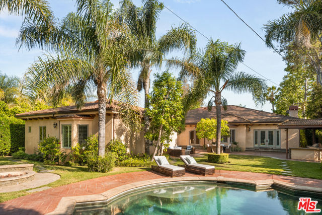 13845 Magnolia Boulevard, Sherman Oaks CA: https://media.crmls.org/mediaz/ccf3e049-2313-4f20-84c1-6f9778686358.jpg