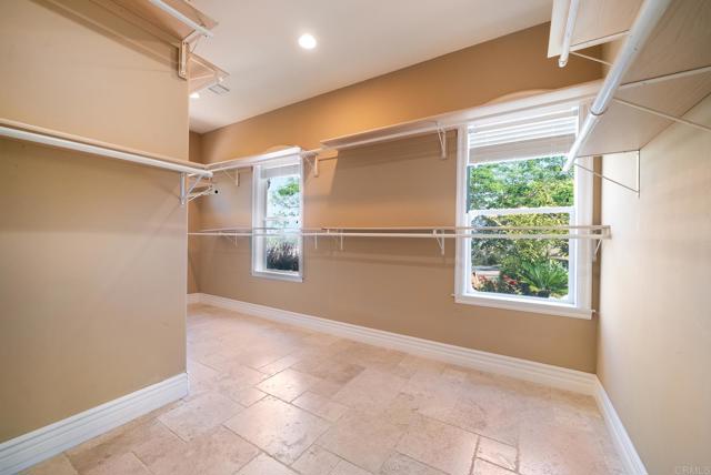Image 29 of 75 For 29314 Twin Oaks Valley Road