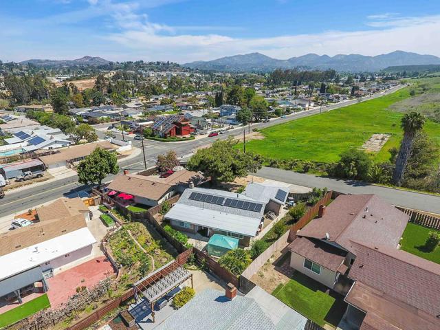 12710 Montauk St, Poway CA: https://media.crmls.org/mediaz/ccf4c855-0477-4cd8-aa23-979a73c845dc.jpg
