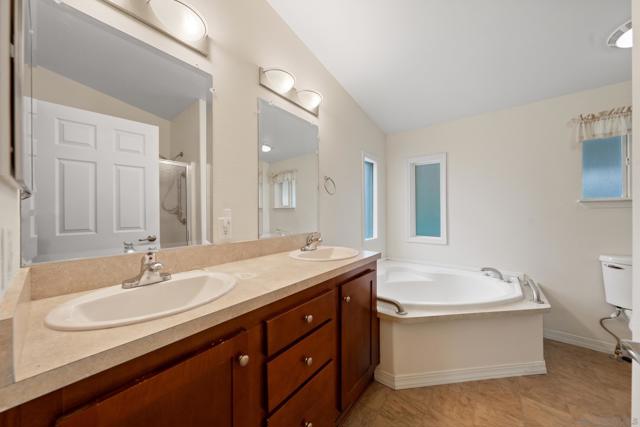 31750 Machado St, Lake Elsinore CA: https://media.crmls.org/mediaz/ccf509be-f3fb-4990-9559-f060cb84e088.jpg