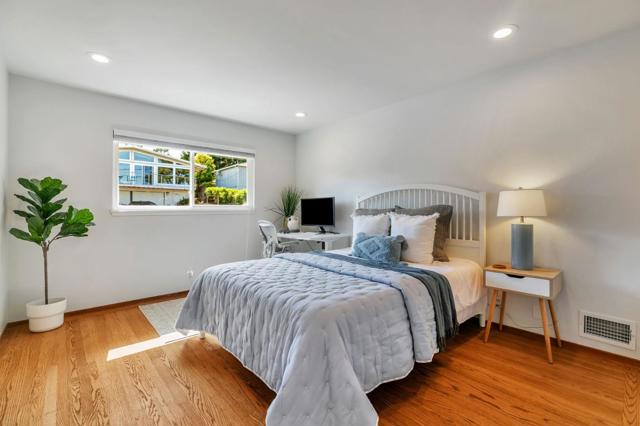 3300 Plateau Drive, Belmont CA: https://media.crmls.org/mediaz/ccf5202a-a731-4687-865b-5abb058c4c70.jpg