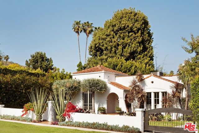 1620 N Genesee Avenue, Los Angeles CA: https://media.crmls.org/mediaz/ccf7154d-1f6c-4633-b1e7-a4bf6d5ff379.jpg