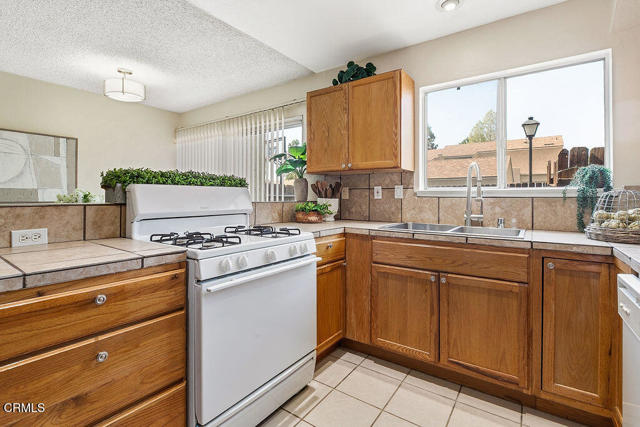 Detail Gallery Image 14 of 32 For 15091 Varsity St #C,  Moorpark,  CA 93021 - 3 Beds | 2/1 Baths