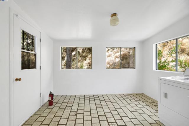 75 Kilkare Rd, Sunol CA: https://media.crmls.org/mediaz/ccf73598-a171-4592-a0e7-cf8de4759771.jpg
