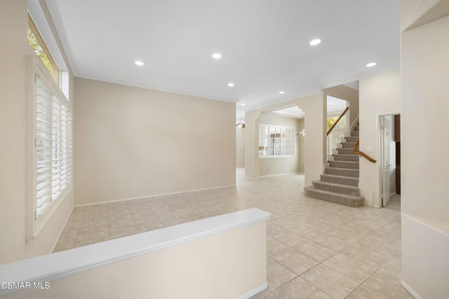 2996 Eagles Claw Avenue, Thousand Oaks CA: https://media.crmls.org/mediaz/ccf758cd-ba45-40f6-bb25-2ec1a85da42a.jpg
