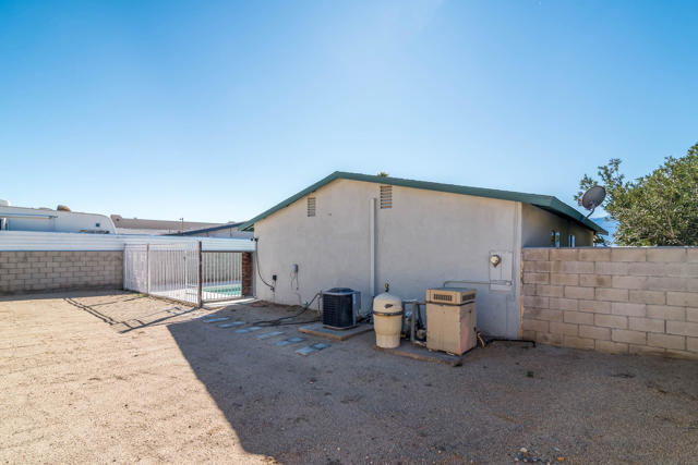 66590 Yucca Drive, Desert Hot Springs CA: https://media.crmls.org/mediaz/ccf85231-f6f7-453f-98b0-993ed7de0de6.jpg