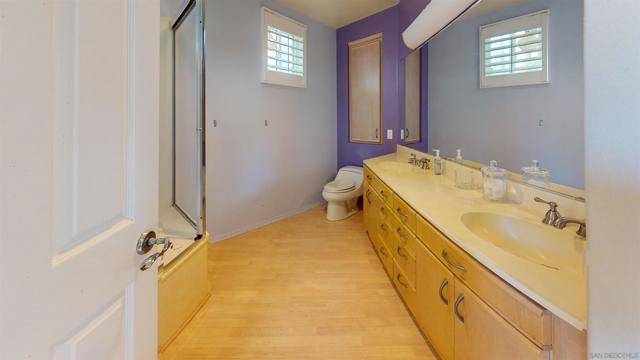 3701 Riviera Dr, San Diego CA: https://media.crmls.org/mediaz/ccf855d6-e3ad-4eeb-859f-dba96570a750.jpg