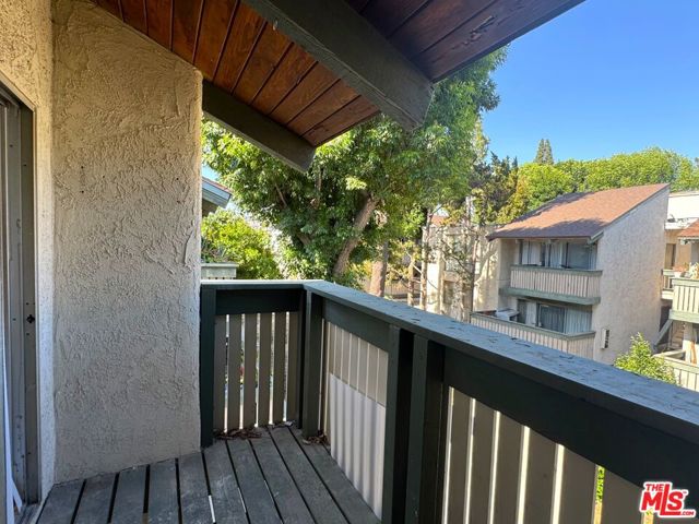 8601 International Avenue, Canoga Park CA: https://media.crmls.org/mediaz/ccf85f99-e7c1-4f0a-9baf-1054519fe841.jpg