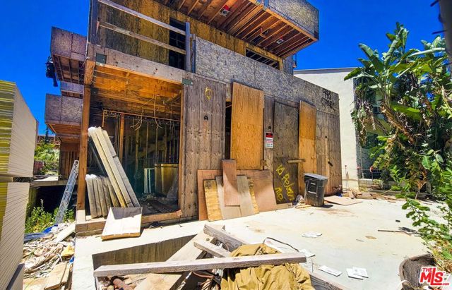 943 North Stanley Avenue photo 8