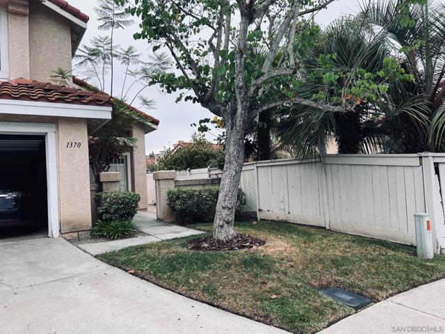 1370 Montego Ct, Vista CA: https://media.crmls.org/mediaz/ccf913dd-0eb5-4c91-8572-2ad9c6a7ad99.jpg