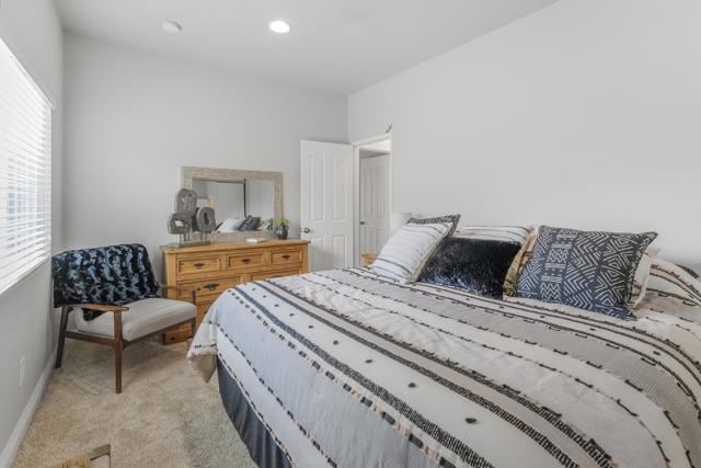 Image 17 of 27 For 64279 Eagle Mountain Avenue