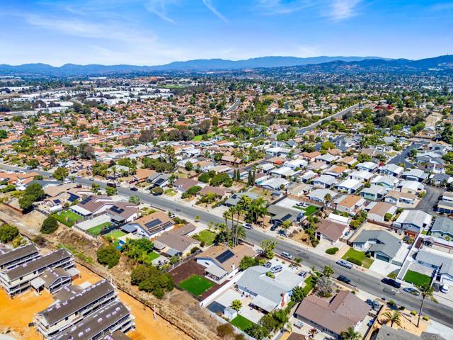 Detail Gallery Image 37 of 41 For 748 Granada Dr, Vista,  CA 92083 - 5 Beds | 2 Baths