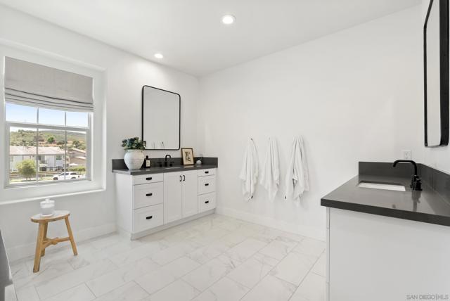 Image 20 of 50 For 2984 Hayloft Pl