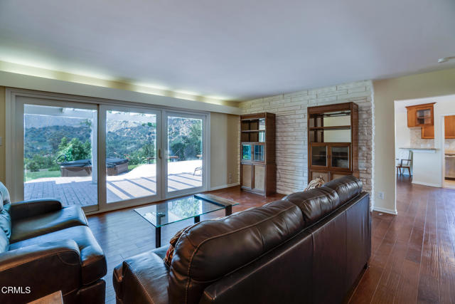 509 N Alta Vista Avenue, Monrovia CA: https://media.crmls.org/mediaz/ccf9801f-6d60-4cff-a1a7-2e7873d42c9f.jpg