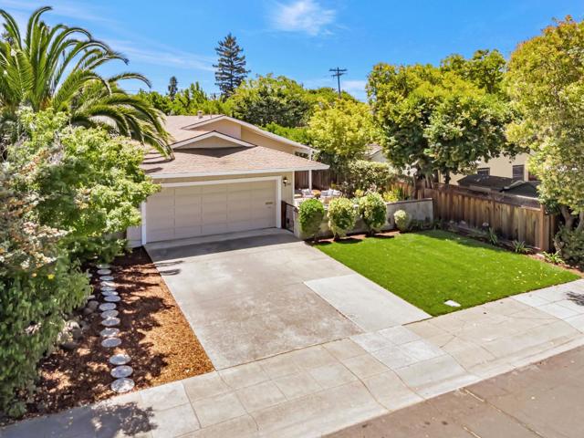 3210 South Court, Palo Alto CA: https://media.crmls.org/mediaz/ccf9e664-943a-41a3-a9b1-5b558558dc24.jpg