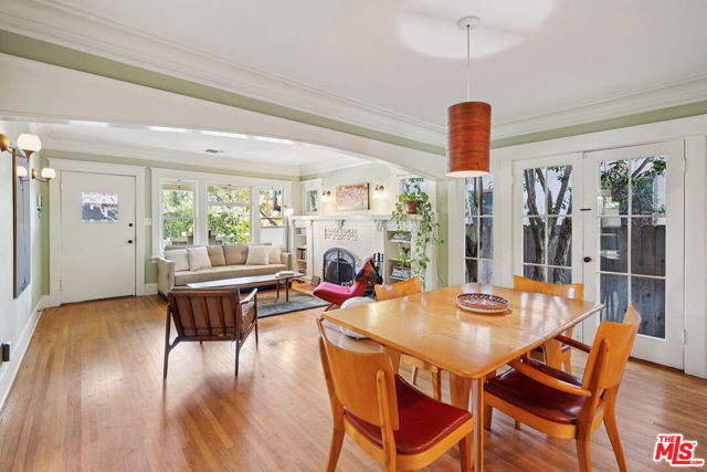 813 Crestmoore Place, Venice CA: https://media.crmls.org/mediaz/ccf9f2de-d445-462c-a2fe-32d8f2e132b8.jpg