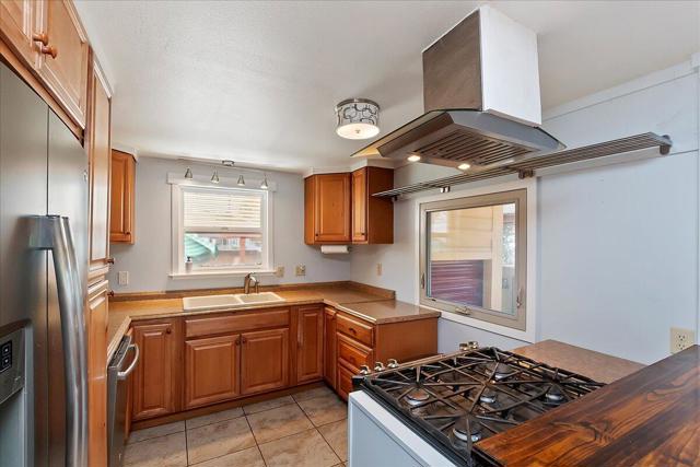 4 Arapaho Street, Palm Springs CA: https://media.crmls.org/mediaz/ccfa05ac-38e3-4f59-9084-d7d3110d22d6.jpg