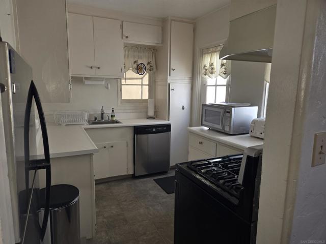 Image 17 of 20 For 676 J Ave  