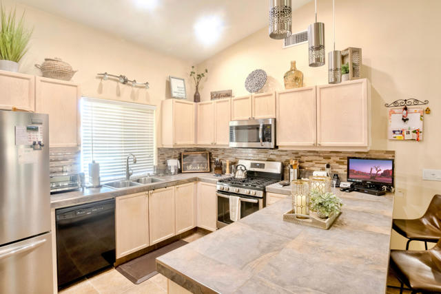 Image 3 of 24 For 69520 Siena Court