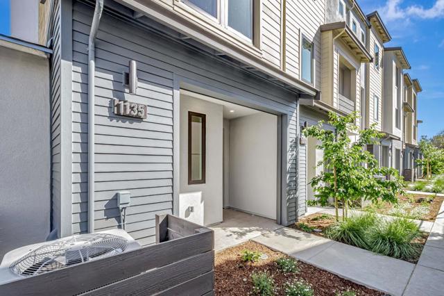 1135 Esther Court, Palo Alto CA: https://media.crmls.org/mediaz/ccfb4761-e71d-41b0-9d2b-f2aaf7e2c993.jpg