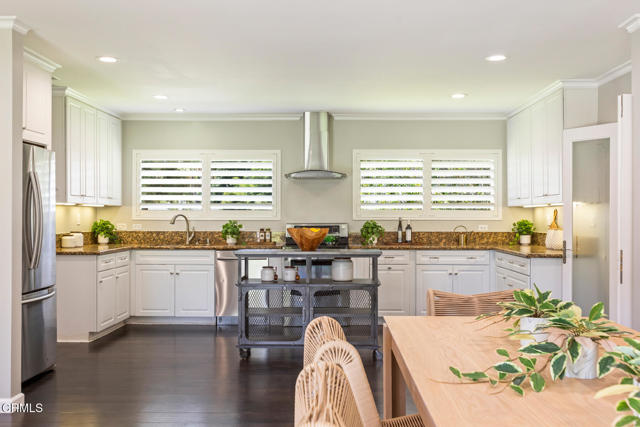 11442 Brainard Avenue, Sylmar CA: https://media.crmls.org/mediaz/ccfb96e0-51a4-4b00-8d0d-ddccef24d2d3.jpg