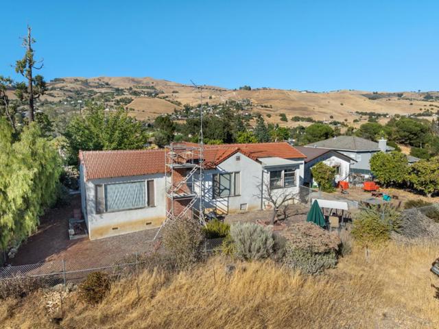 14847 Watters Drive, San Jose CA: https://media.crmls.org/mediaz/ccfc0029-b608-4a0d-bb77-509ddc6116fb.jpg