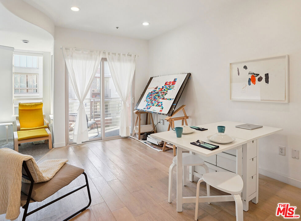 100 S Alameda Street #419