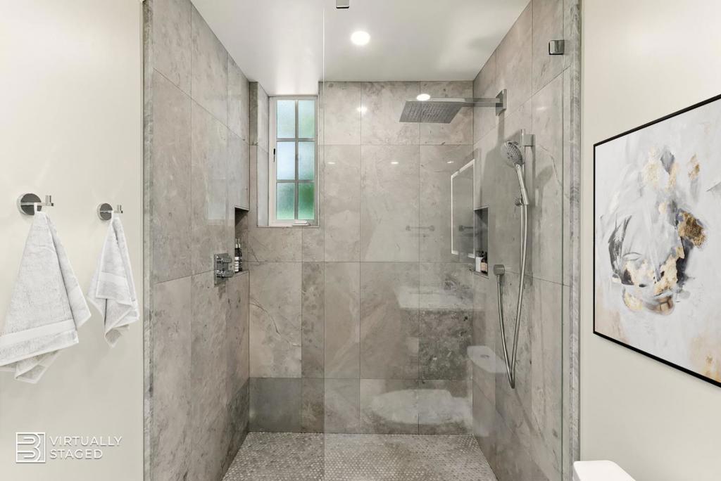 https://media.crmls.org/mediaz/ccfc6cd0-4fe1-4ceb-8fa8-a82c39d6d6f1.jpg?preset=X-Large