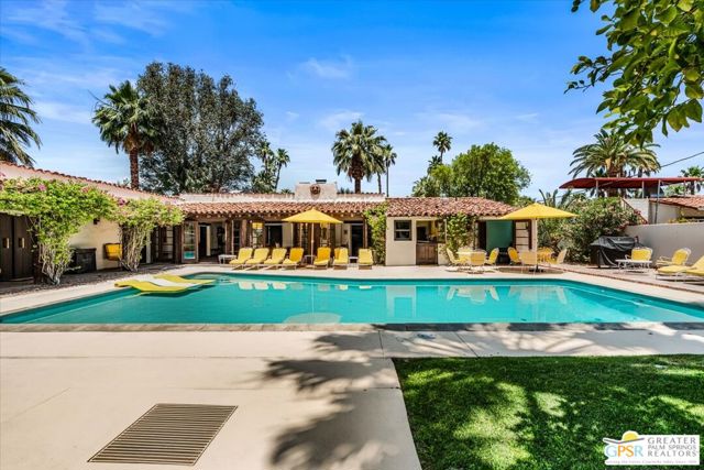 1011 E El Alameda, Palm Springs CA: https://media.crmls.org/mediaz/ccfc8aa4-9a87-4db8-876a-a1c200b81921.jpg