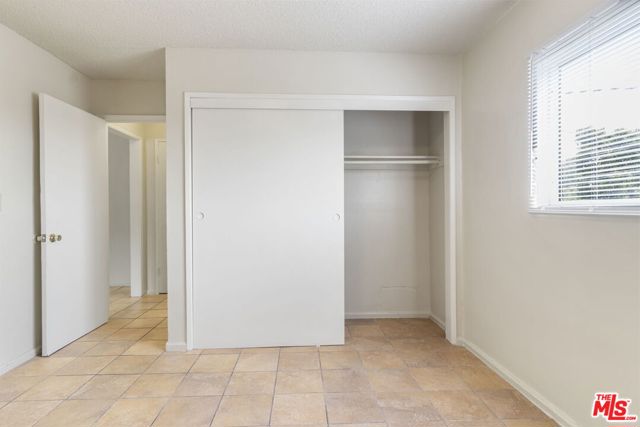 11204 S Broadway, Los Angeles CA: https://media.crmls.org/mediaz/ccfc8f3b-0c5c-4141-95e1-d2aa914b12a2.jpg