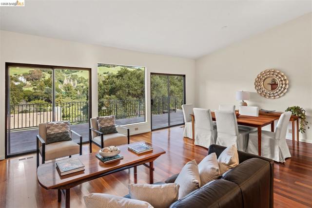 6065 Dimm Way, Richmond CA: https://media.crmls.org/mediaz/ccfca5c0-3f31-4b40-9bf1-d136baf71851.jpg