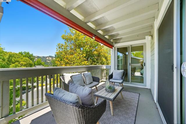 880 Terra California Dr, Walnut Creek CA: https://media.crmls.org/mediaz/ccfcbf3d-fefc-465e-8111-37d5f2838171.jpg