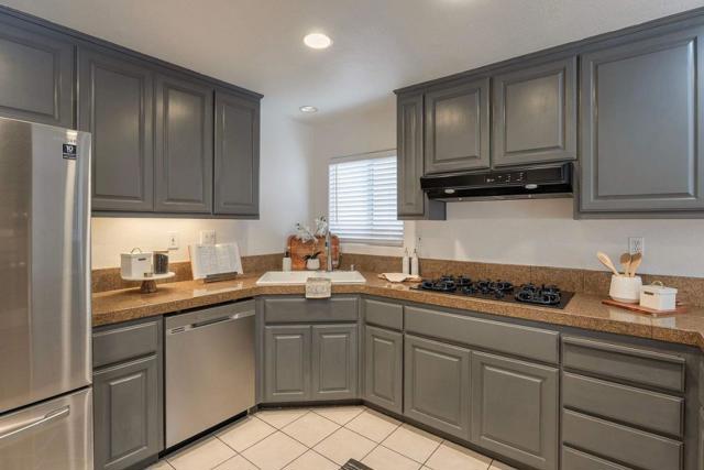 3141 Ocean Terrace, Marina CA: https://media.crmls.org/mediaz/ccfce851-bc14-481e-9b4d-3a8dd3a41fa3.jpg