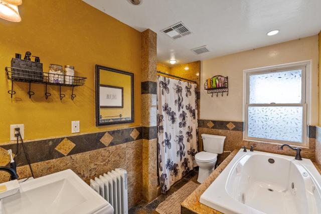 37 Vista Drive, Salinas CA: https://media.crmls.org/mediaz/ccfd4dda-2d15-4867-aaa7-9420278d4b1c.jpg