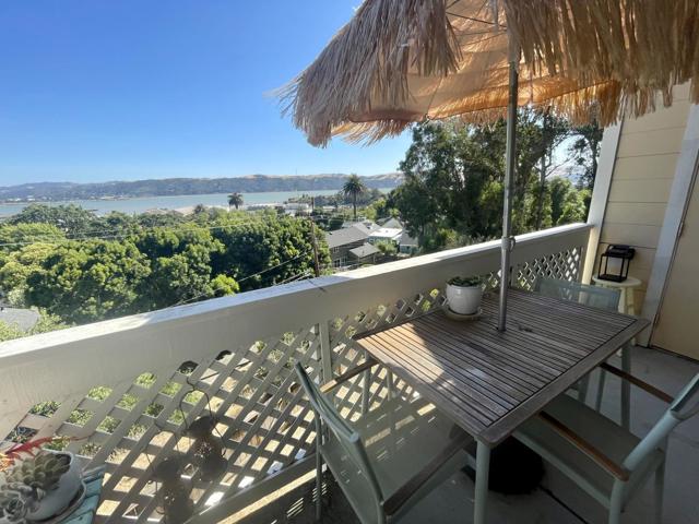 735 Buchanan Street, Benicia CA: https://media.crmls.org/mediaz/ccfd804f-9531-4c74-a333-9750a7ac0b0f.jpg