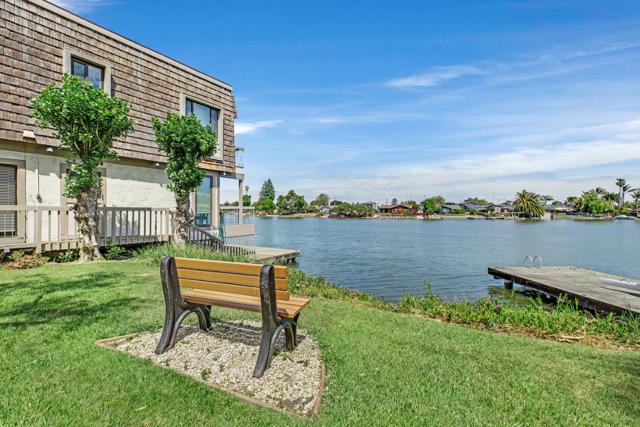 688 Mariners Island Boulevard, San Mateo CA: https://media.crmls.org/mediaz/ccfd8a77-a907-4fc8-a4ec-9feee7786a17.jpg