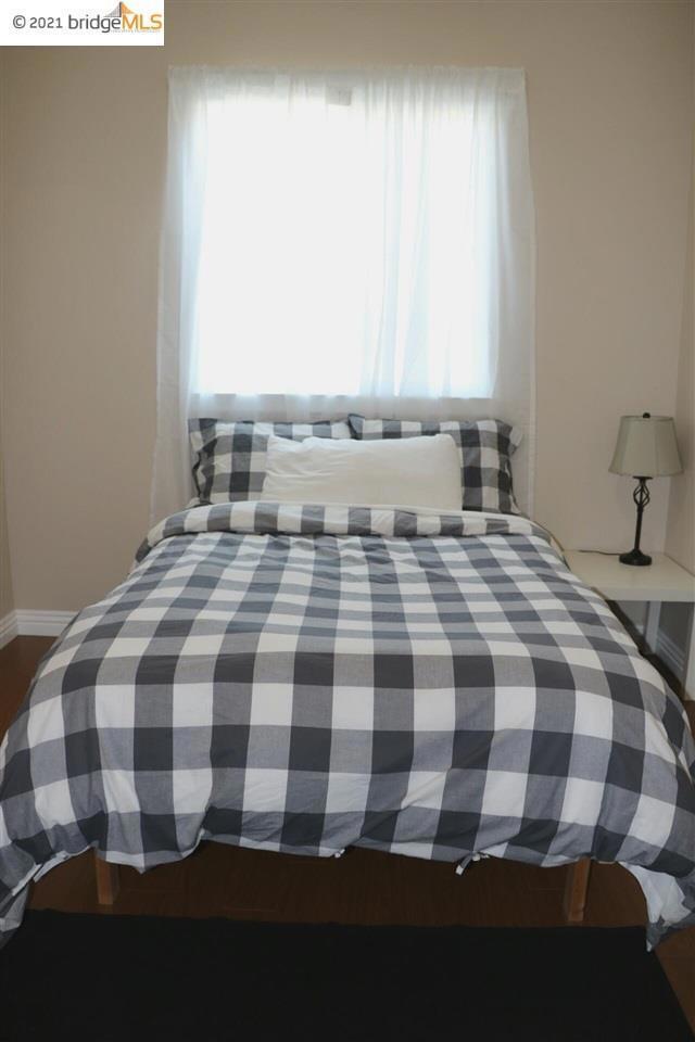 1616 International Boulevard, Oakland CA: https://media.crmls.org/mediaz/ccfe0217-32ad-42f2-80b6-41acacd4843d.jpg